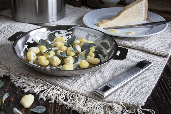 Gnocchi mit Salbei und Parmesan-Soße