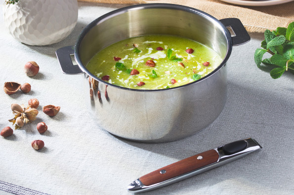 Gurken-Haselnuss-Suppe