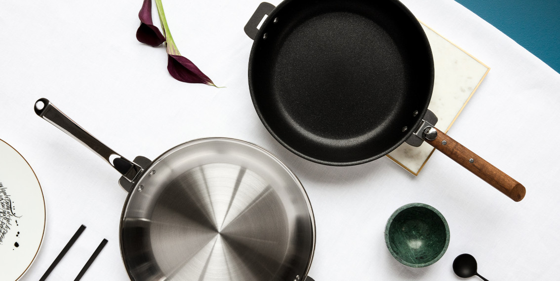 Ist es besser, Edelstahlpfannen oder beschichtete Pfannen zu benutzen?