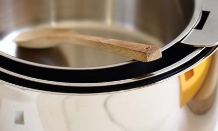 Wie erkenne ich Edelstahl-Pfannen oder -Töpfe in Premiumqualität?