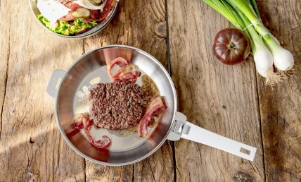 5 Schritte zum Garen von Fleisch in einer Edelstahlpfanne