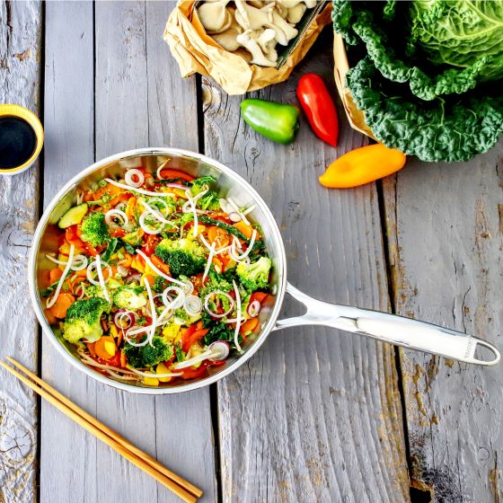 MANGER SAINEMENT AVEC DES FRUITS ET DES LÉGUMES DE SAISON