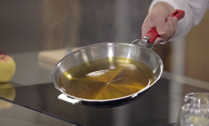 Wie vermeide ich, dass mein Karamellsirup anbrennt?