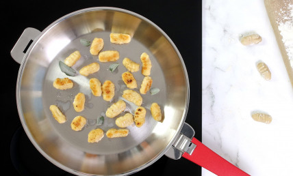 Wie Können Brandflecken Auf Einem Induktionskochfeld Entfernt Werden?