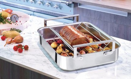 Mêlez professionnalisme et praticité avec un plat à four en inox