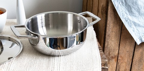 Casserole dishes, stock pots