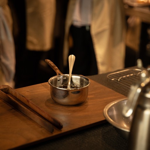 Mini stainless steel saucepan with copper-coloured handle  3