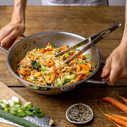 Stainless steel wok Ø28 cm, 2 fixed side handles, with glass lid 3