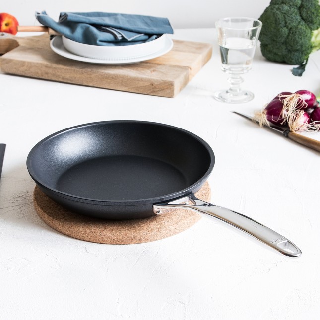 Aluminium frying pan - Castel'Pro Black 4