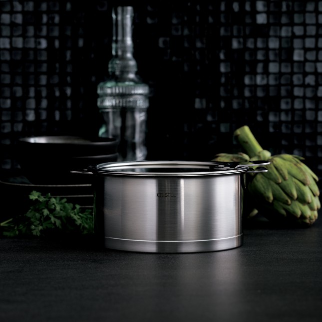 Stainless steel saucepan with removable handle 4