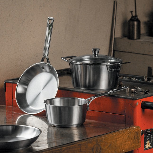 Brushed-finish stainless saucepan 7