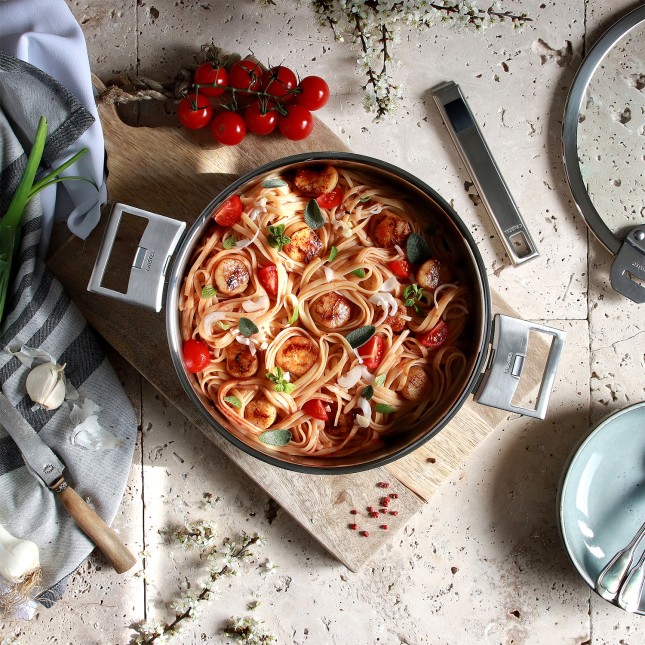 Brushed stainless steel  sautépan - removable 10