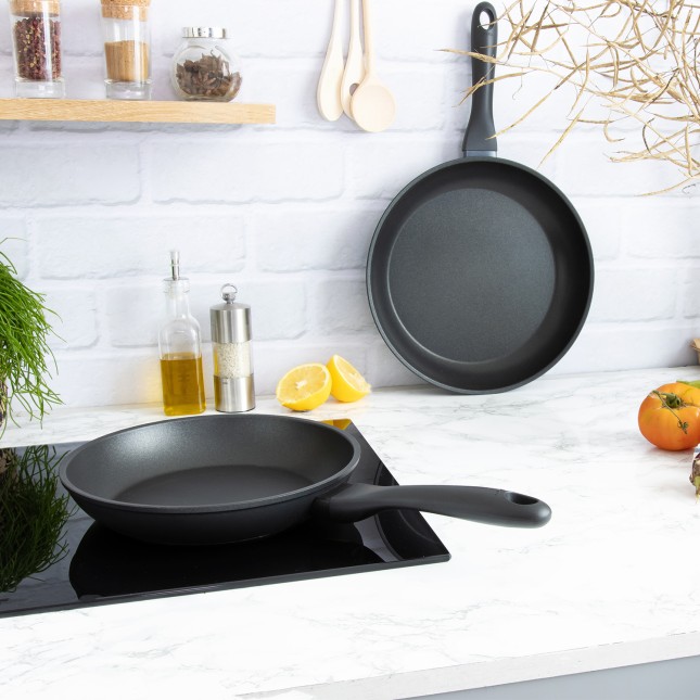 Poêle antiadhésive en aluminium poignée fixe noire 2