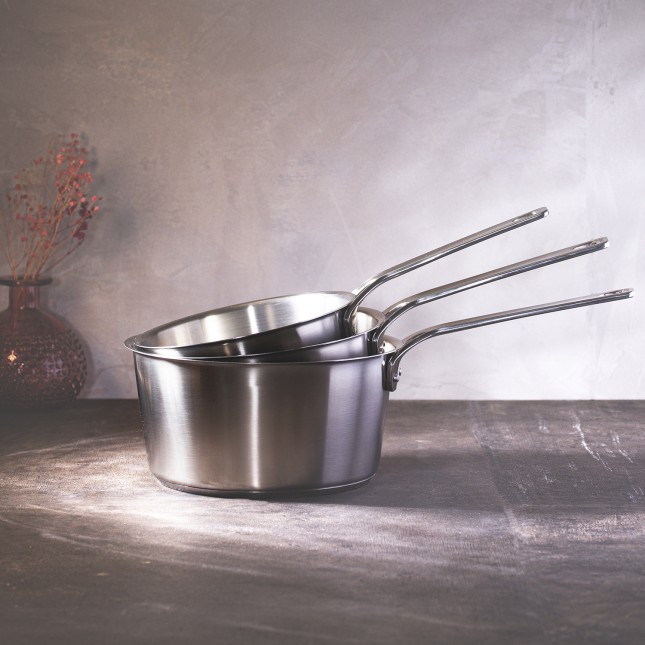 Set of 3 stainless steel saucepans  5