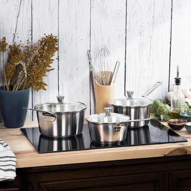 Set of 3 stainless steel saucepans  4