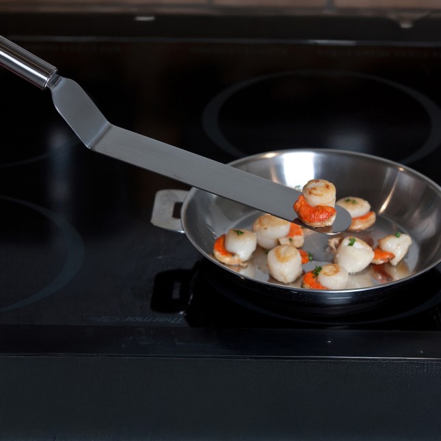 Angled stainless steel spatula 2