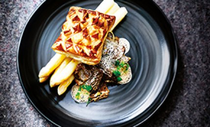Feuilleté d'asperges aux morilles fraîches