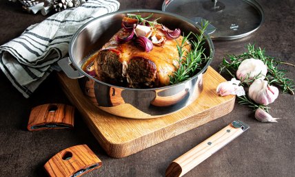 Agneau braisé au romarin et à l'ail