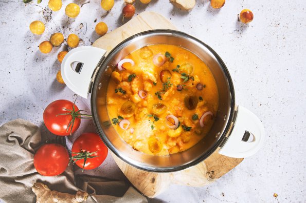 Curry de crevettes aux mirabelles