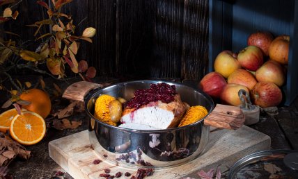 Blanc de dinde sauce cranberries et pommes de terre rissolées, épis de maïs grillés