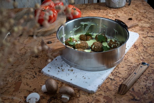 Vegane Linsenbällchen mit Kokossoße