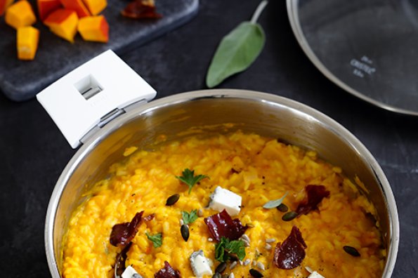 Risotto au potimarron, chèvre cendré et chips de magret de canard séché