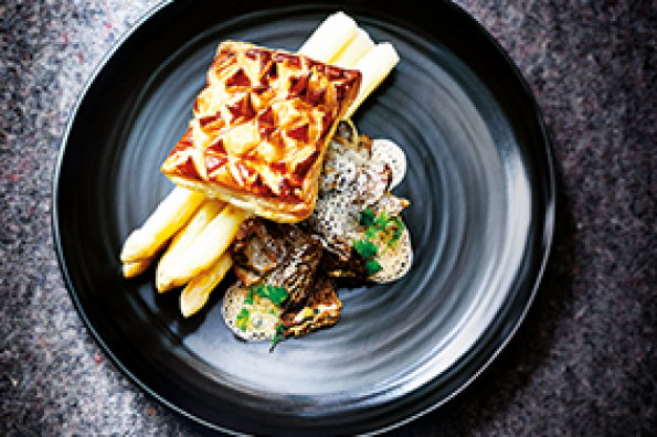 Feuilleté d'asperges aux morilles fraîches