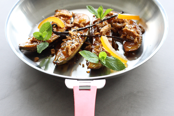 Bananes caramélisées aux raisins et épices