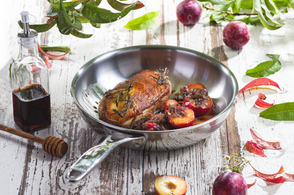 DUCK MAGRET WITH RED PLUMS