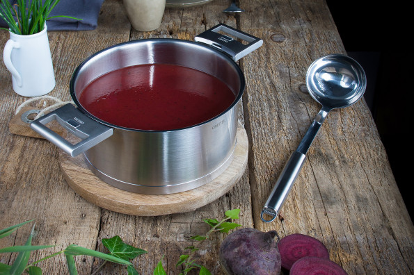 Velouté de betteraves chaudes et pommes de terre