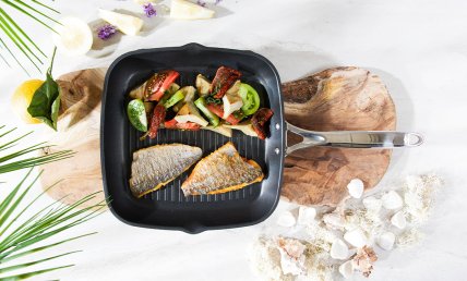 Filet de dorade royale cuit sur peau, artichaut poivrade et condiments méditerranéens