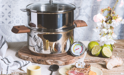 TATAKI DE BŒUF, CREME DE PATATE DOUCE ET PANAIS