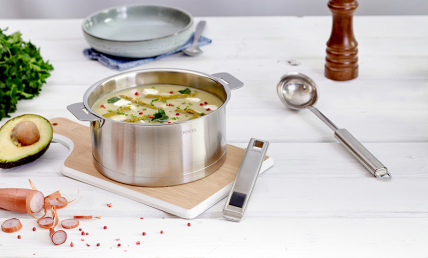 Velouté d'asperges et avocat