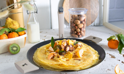 Nids de crêpes au chocolat, clémentines, mangues et kiwi