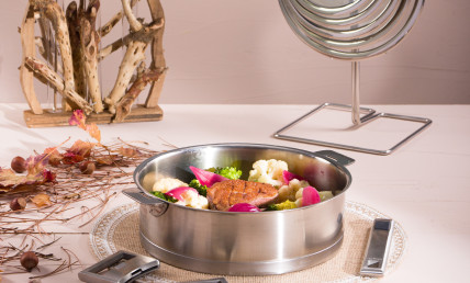 Poêlée de chou-fleur et brocolis, noisettes et magret de canard