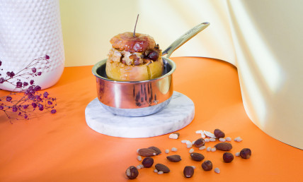 Pommes au four farcies aux fruits secs et roquefort