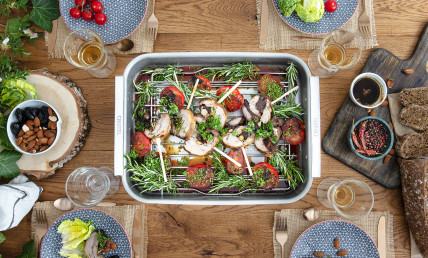 Epaule d'agneau roulée, farcie aux pruneaux et amandes