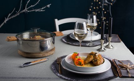 Pintade au Riesling, tagliatelles de courgettes et carottes