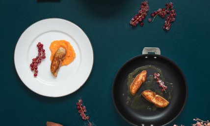 Purée de patate douce et foie gras poêlé aux groseilles