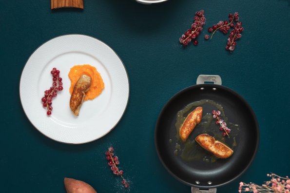 Purée de patate douce et foie gras poêlé aux groseilles