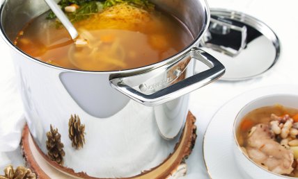 Cuisses de lapin pochées et minestrone de légumes