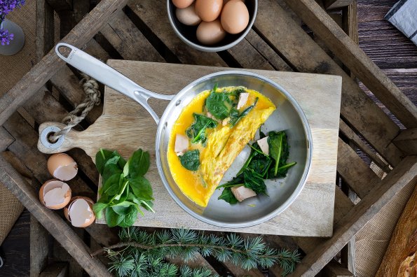 Omelette au thon et épinards