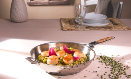 Pois cassés façon risotto, noix de St Jacques snackées