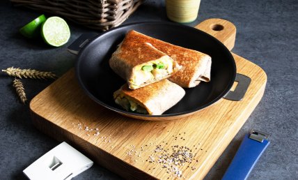Wrap de poulet avocat et cheddar